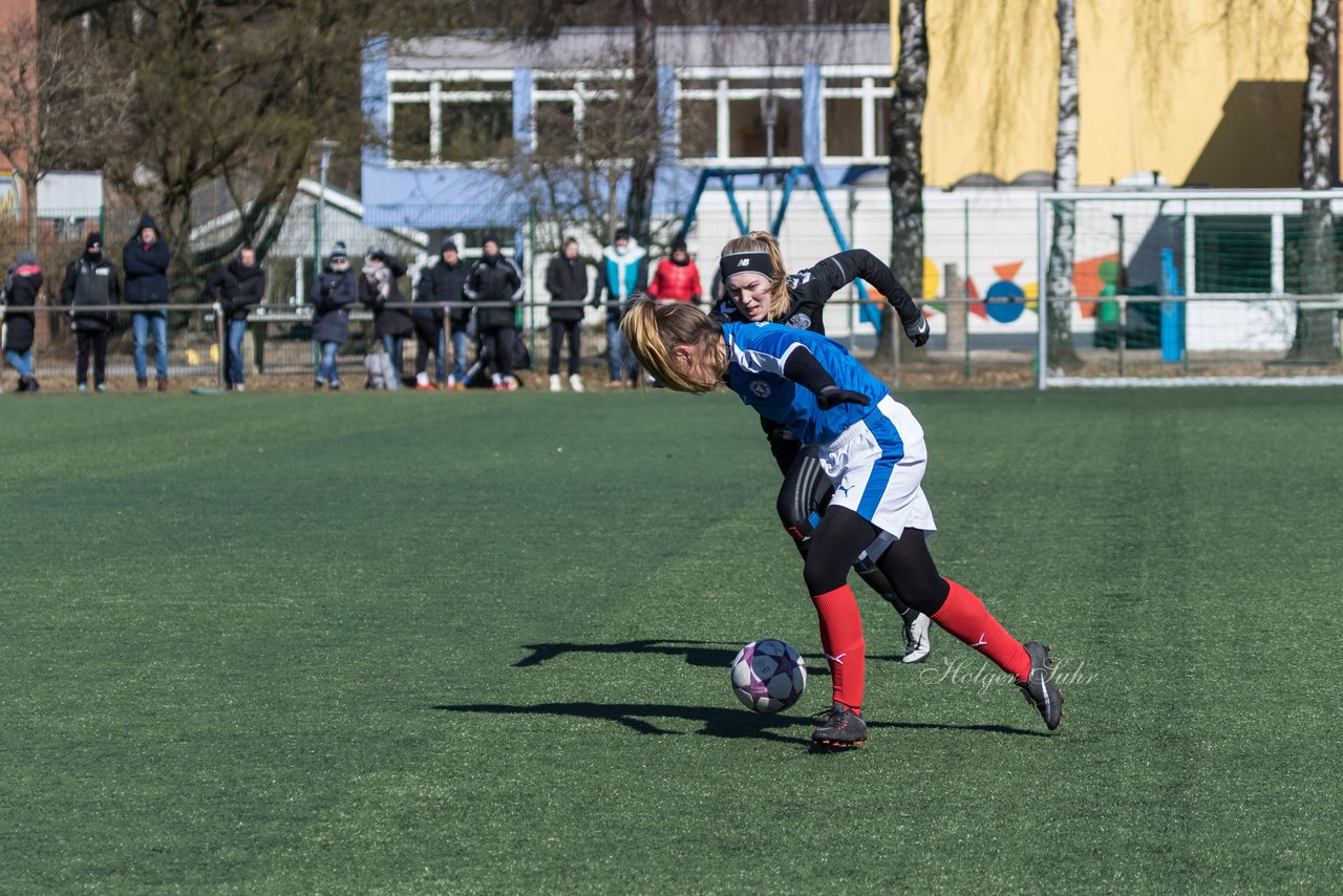 Bild 266 - B-Juniorinnen Halbfinale SVHU - Holstein Kiel : Ergebnis: 3:0